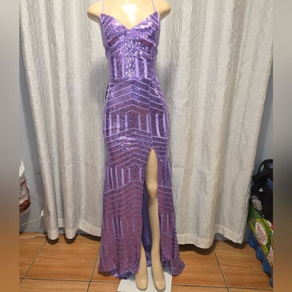 Sequin OriginI mported Neck style Cowl Neck  type Sleeveless - Picture 16 of 16
